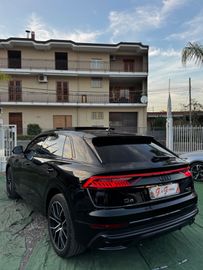 Audi Q8 - 6