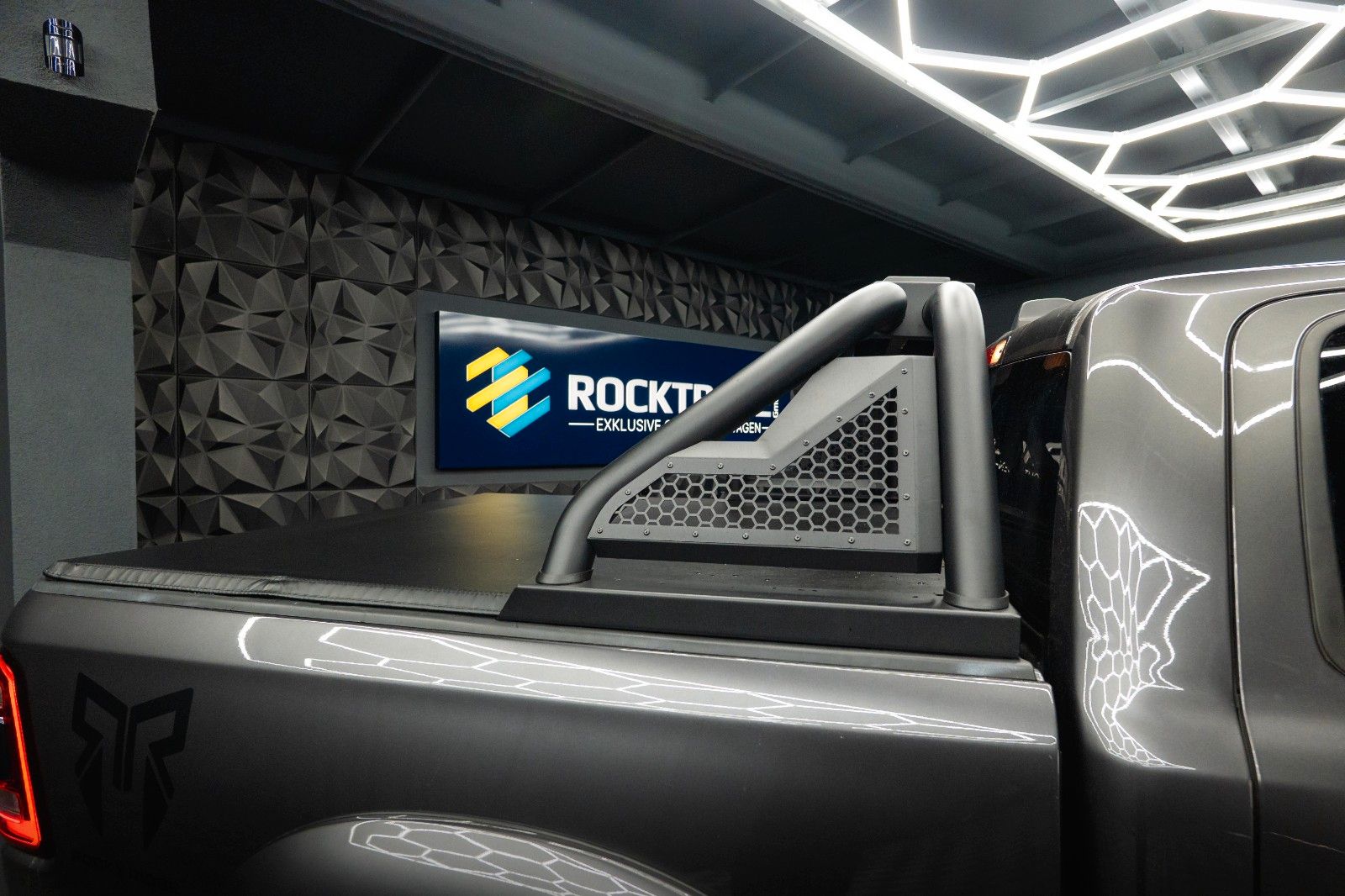 Fahrzeugabbildung Dodge RAM 5.7 V8 HEMI 4x4 ROCKY RIDGE OFFROAD Pano 19%