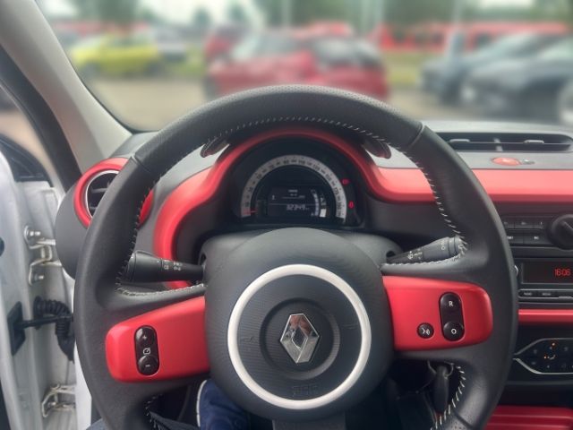 Fahrzeugabbildung Renault Twingo Luxe 0.9 TCe 90 Sportpaket Soundsystem Kl