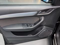 AUDI Q3 2.0 TDI quattro S tronic sport/Bose/AHK/DAB/