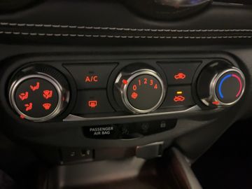 Nissan Juke N-STYLE 1.0 DIG-T 114 PS Klima