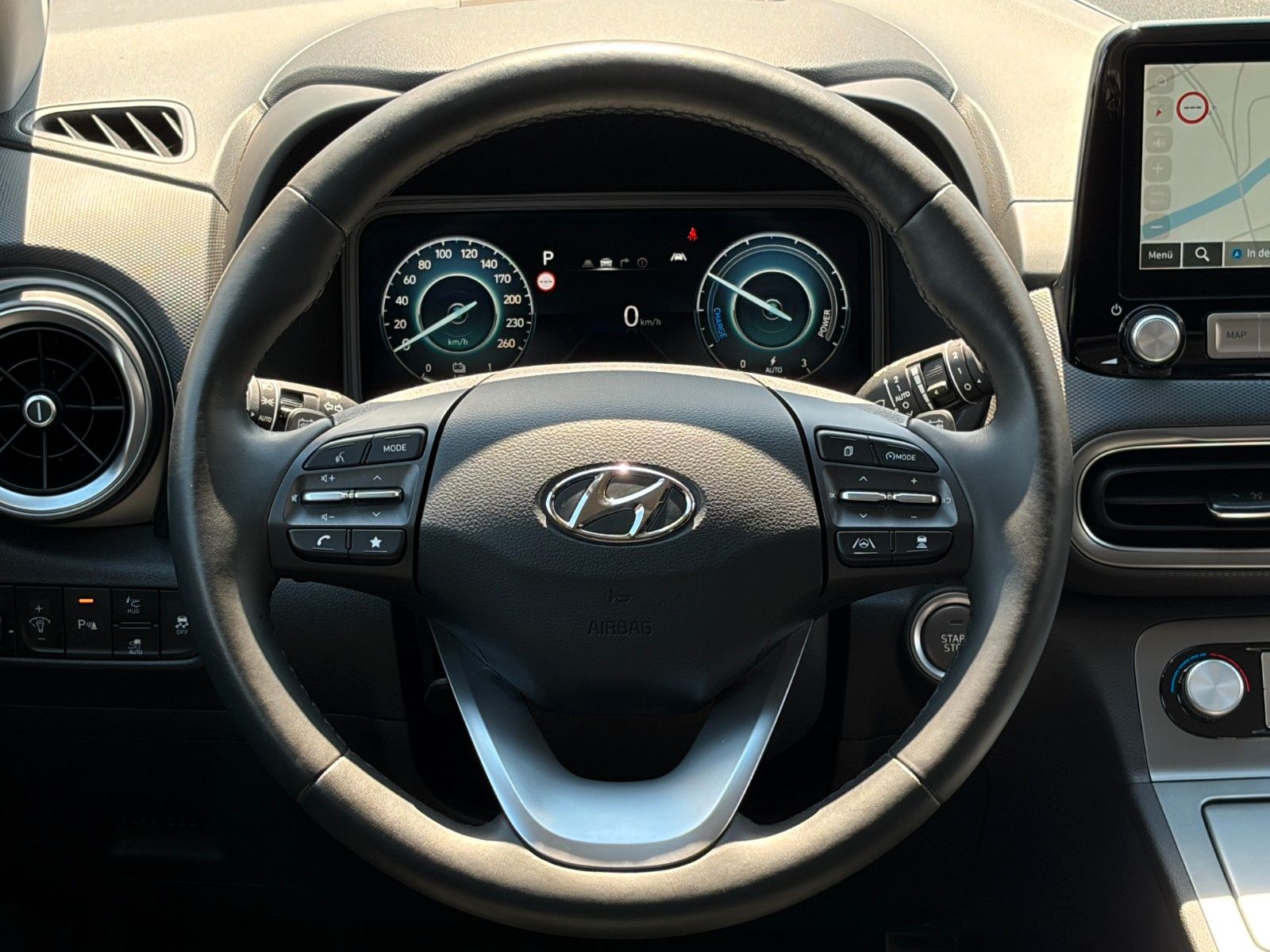 Fahrzeugabbildung Hyundai KONA E Trend 2WD CarPlay Schiebedach ACC CAM HuD