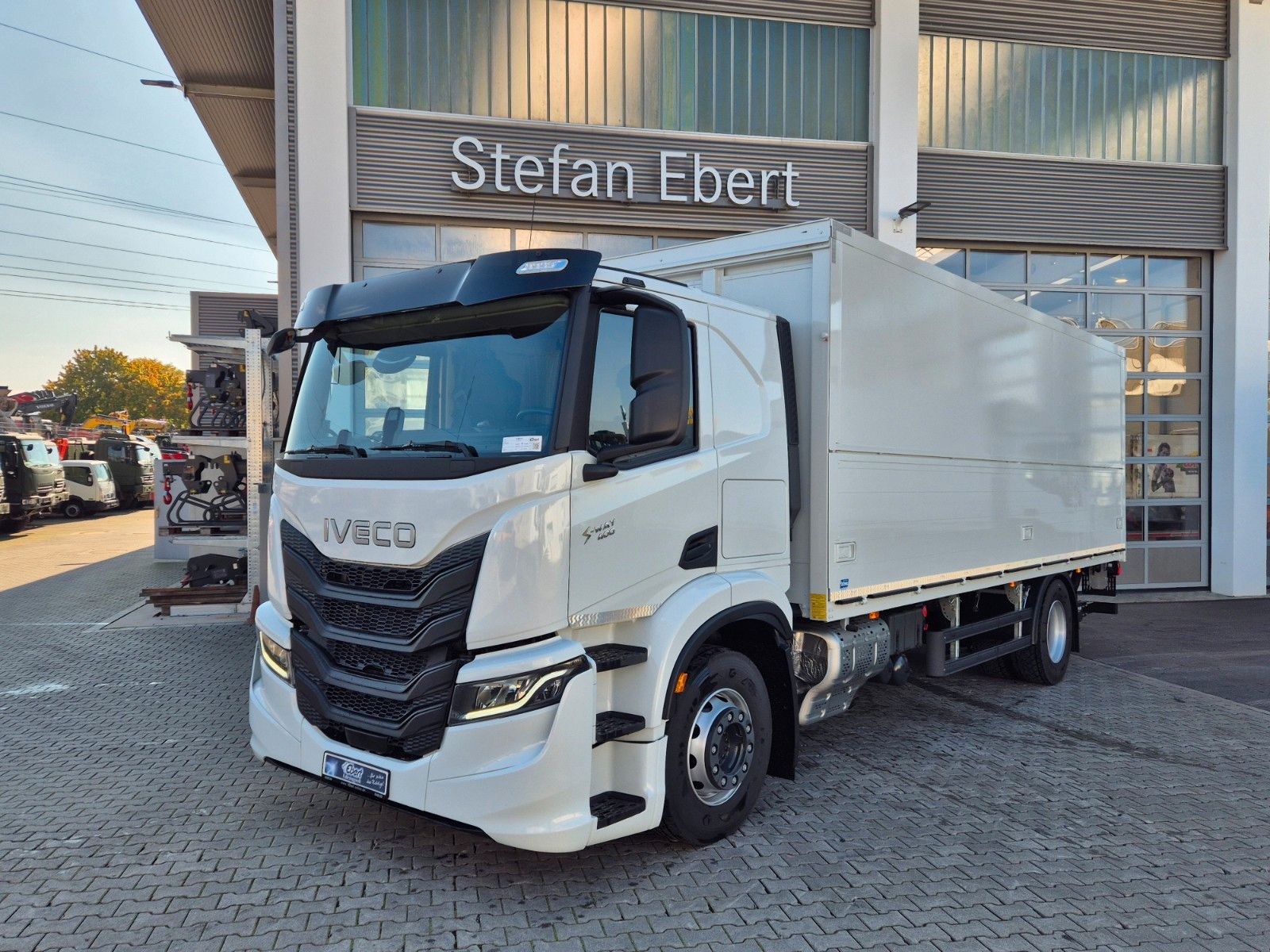 Fahrzeugabbildung Iveco AT190S40/FP Böse Schwenkwand LBW AHK