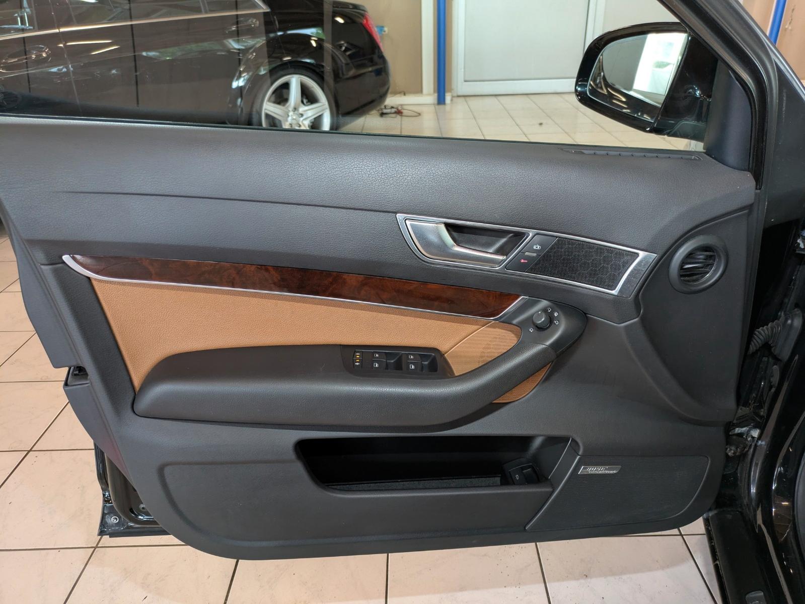 AUDI A6 AVANT 3.2 FSI QUATTRO 256ch S LINE - CUIR - SUSPENSION PNEUMATIQUE - BOSE - TOIT PANORAMIQUE - CHAÎNE NEUVE