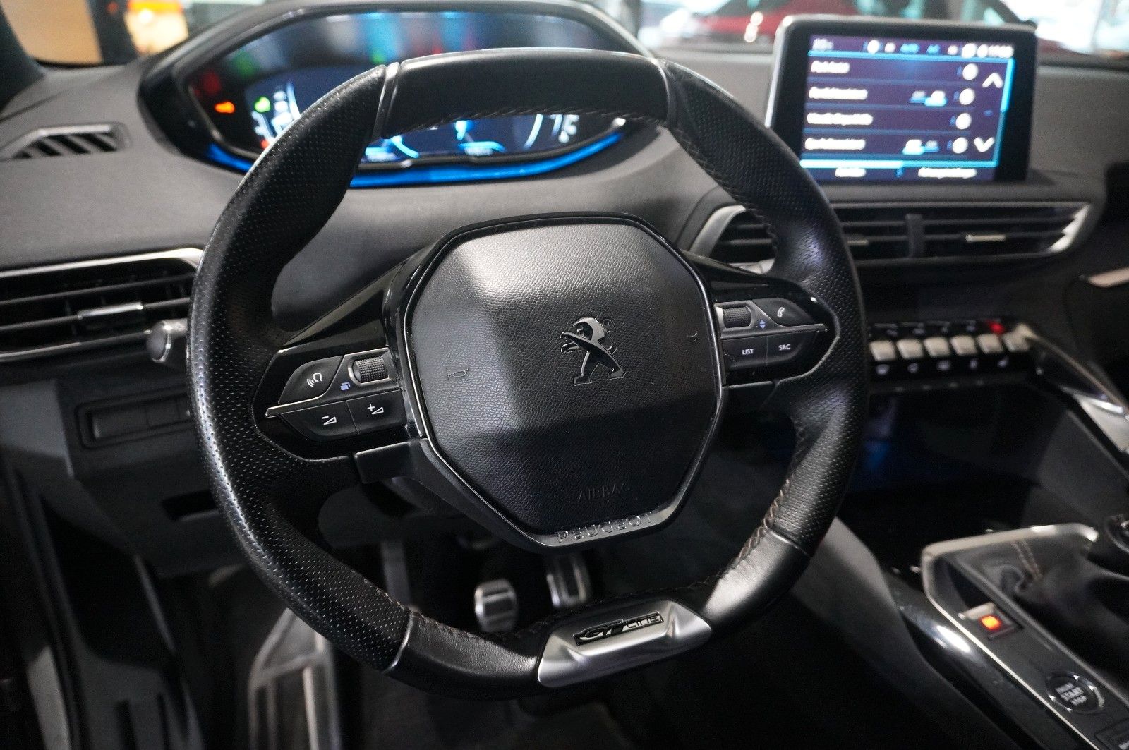 Fahrzeugabbildung Peugeot 5008 1.2T ALLURE GT-LINE 7-SITZ NAVI/LED/KAMERA