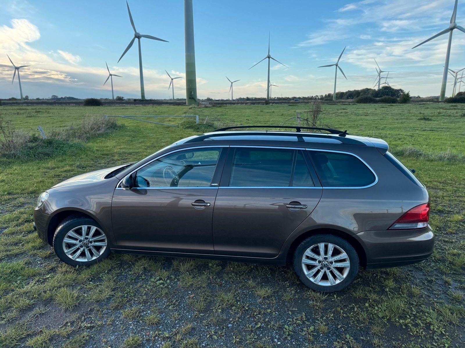 Volkswagen Golf 2011 — двигун 105 HP (77kW)