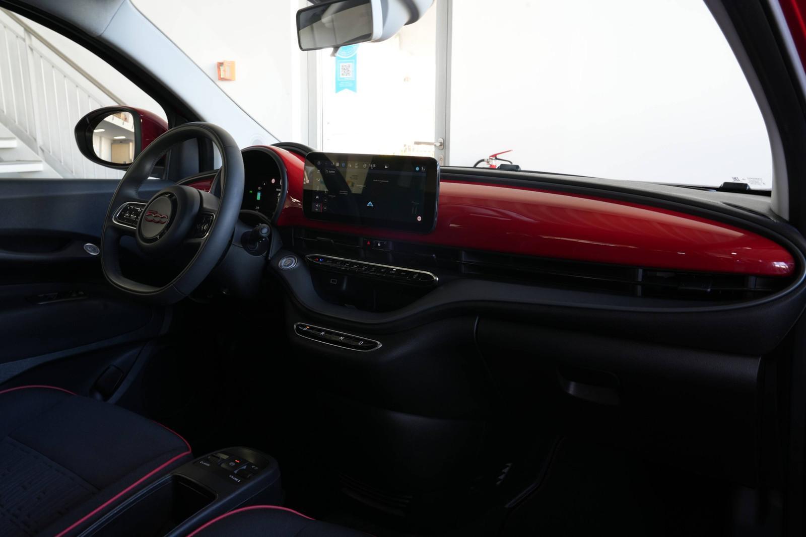 Fiat 500 e Red *NAV*LED*TEMP*