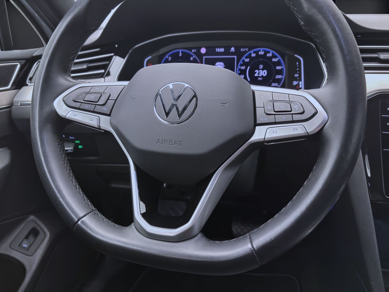 Volkswagen Passat Variant - Bild 12