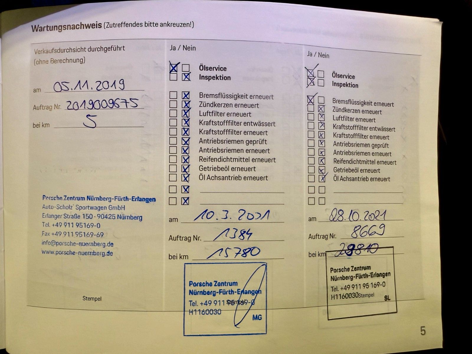 Fahrzeugabbildung Porsche Cayenne E-Hybrid ACC/Panorama/21Zoll/APPROVED