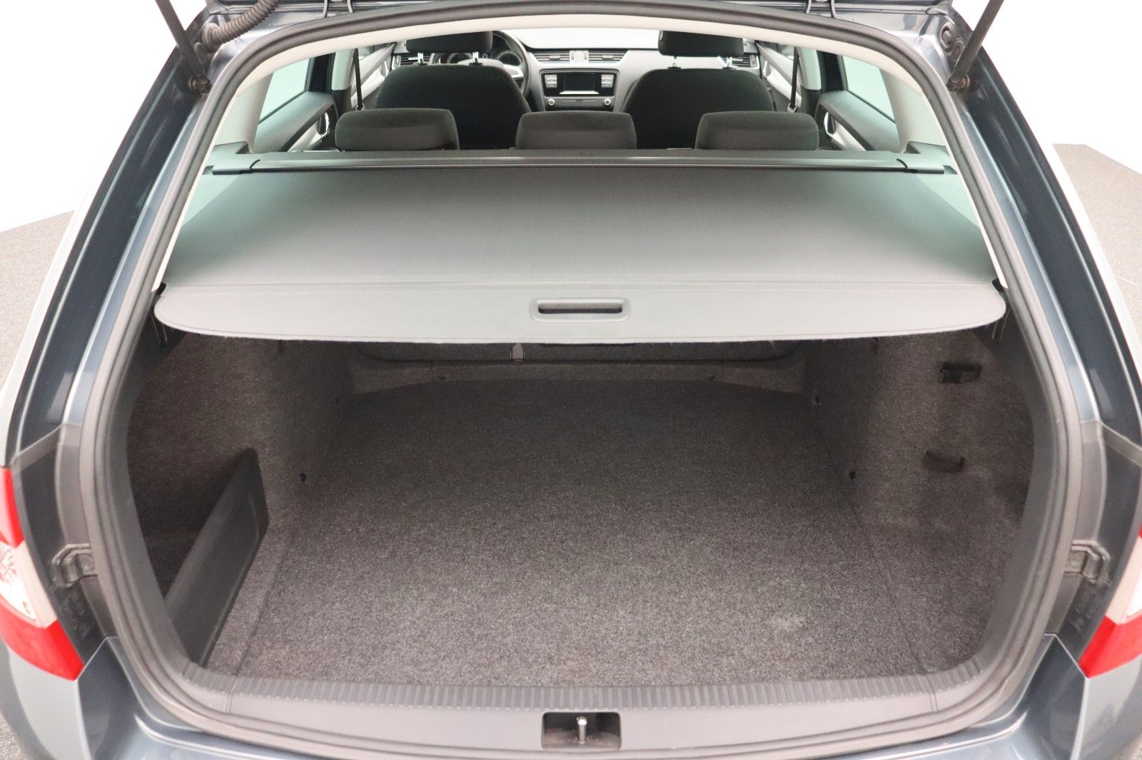 Fahrzeugabbildung SKODA Octavia 1.2 Combi Edition 1.Hand
