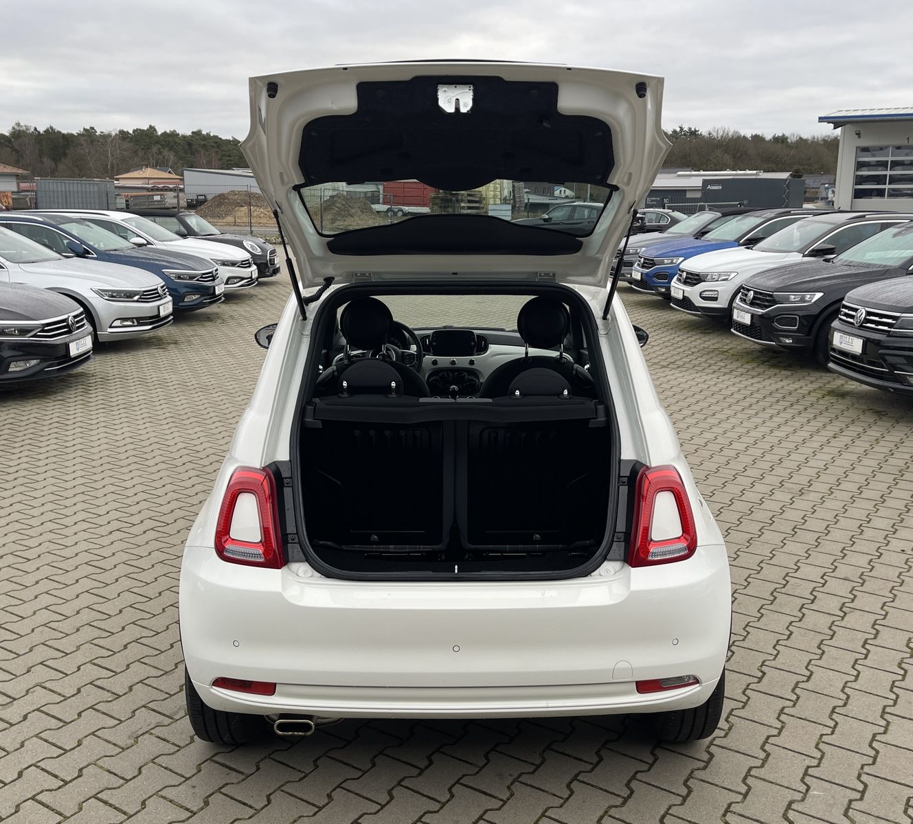 Fahrzeugabbildung Fiat 500 1.2*Lounge*Temp*PDC*AppleCarPlay*Klima*