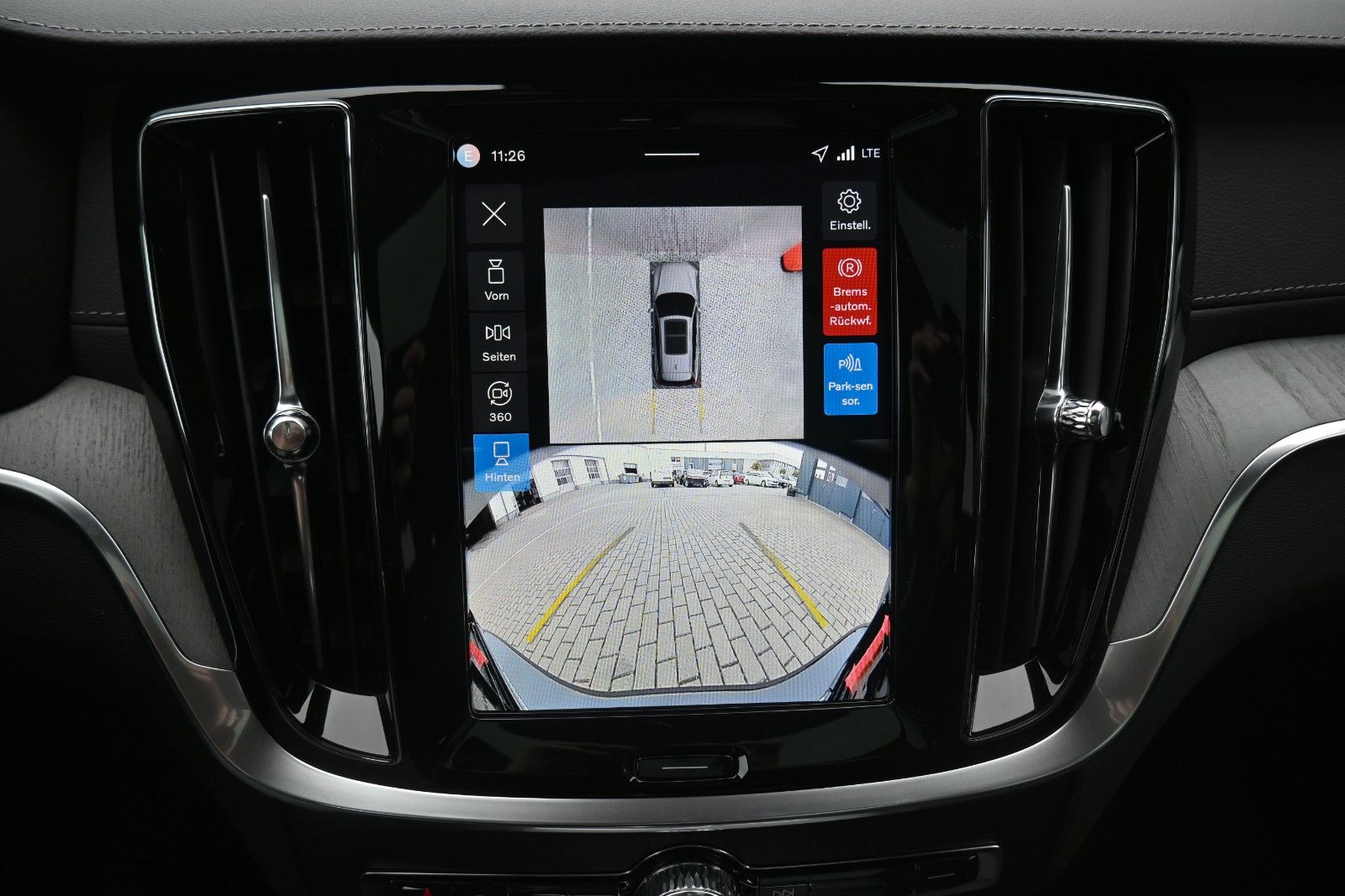 Fahrzeugabbildung Volvo V60 B4 DKG Ultra Dark*B&W*Massage*ACC*AHK*20"