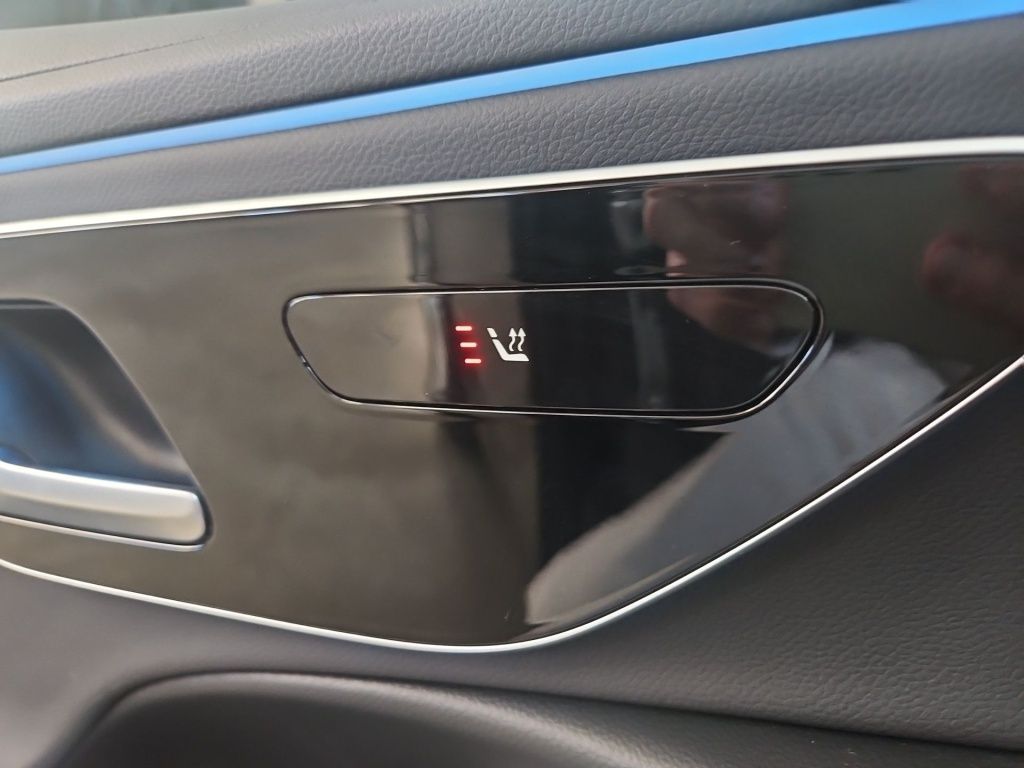 Fahrzeugabbildung Mercedes-Benz E 220 dT ACC LED AHK Burmester4D Winterpaket