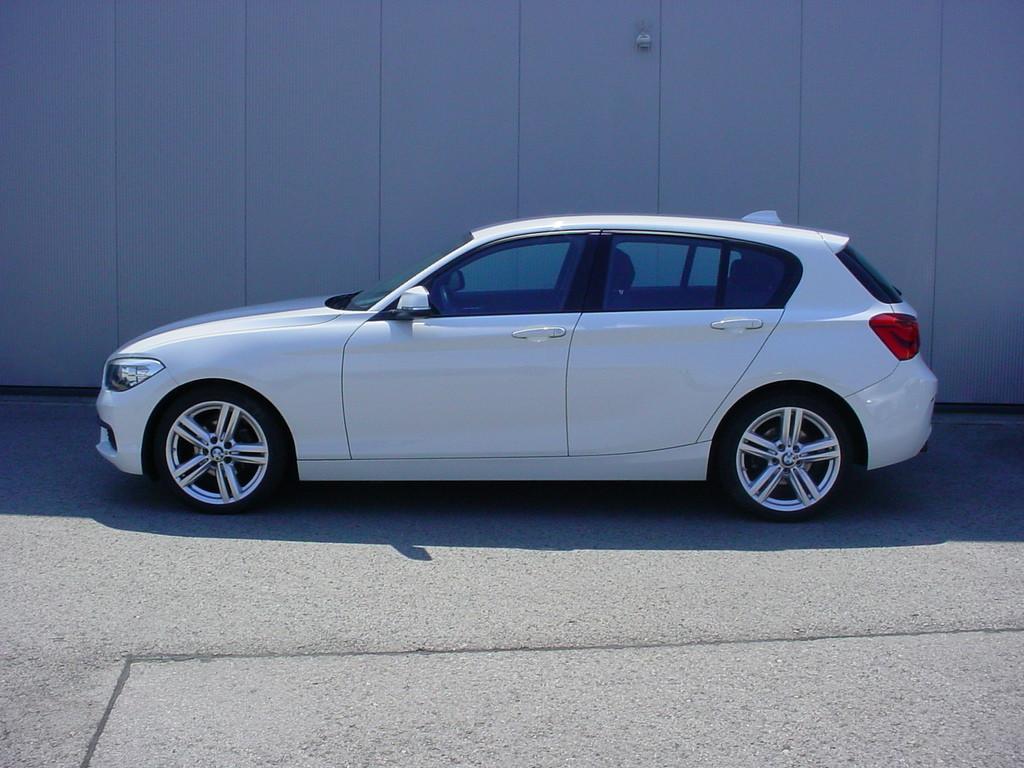 BMW 118i Automatik *18"Alu*PDC*Navi*KAMERA**