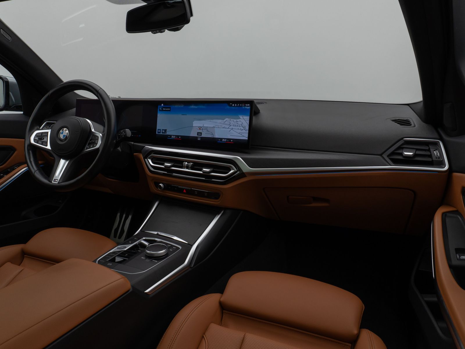 Fahrzeugabbildung BMW 320d  xD M Sport Panorama DAB HiFi PDC AHK Alarm
