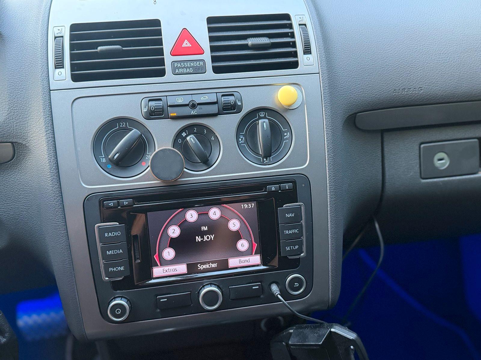 Volkswagen Touran 2009 — photo 8