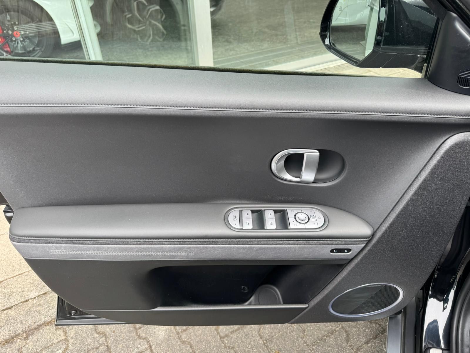 Fahrzeugabbildung Hyundai Ioniq 5 Uniq 4WD MEMO+LED+SHZ+HEAD+NAV+ACC+360°