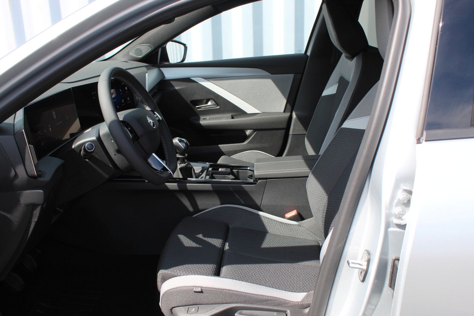 Fahrzeugabbildung Opel Astra L Lim*Edition*RFK*Klima*PDC*SHZ*LED