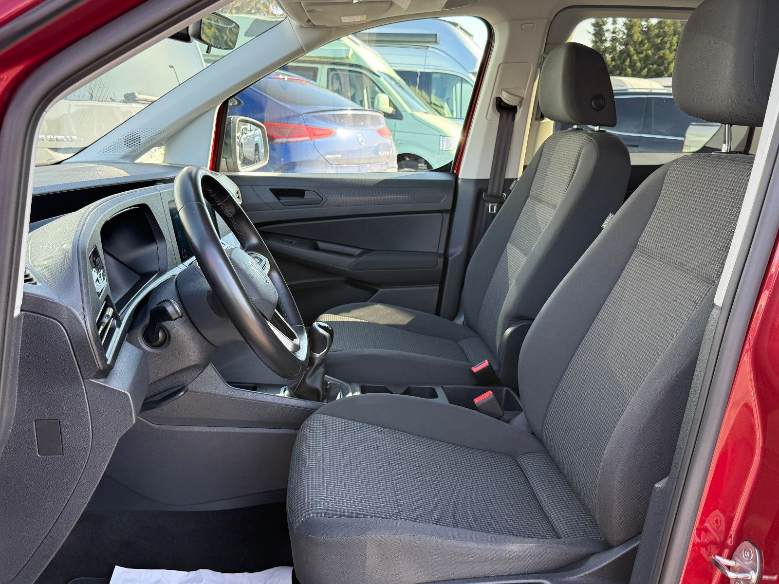 Fahrzeugabbildung Volkswagen Caddy 2.0 TDI ACC AHK DAB Navi PDC SHZ Winterpak