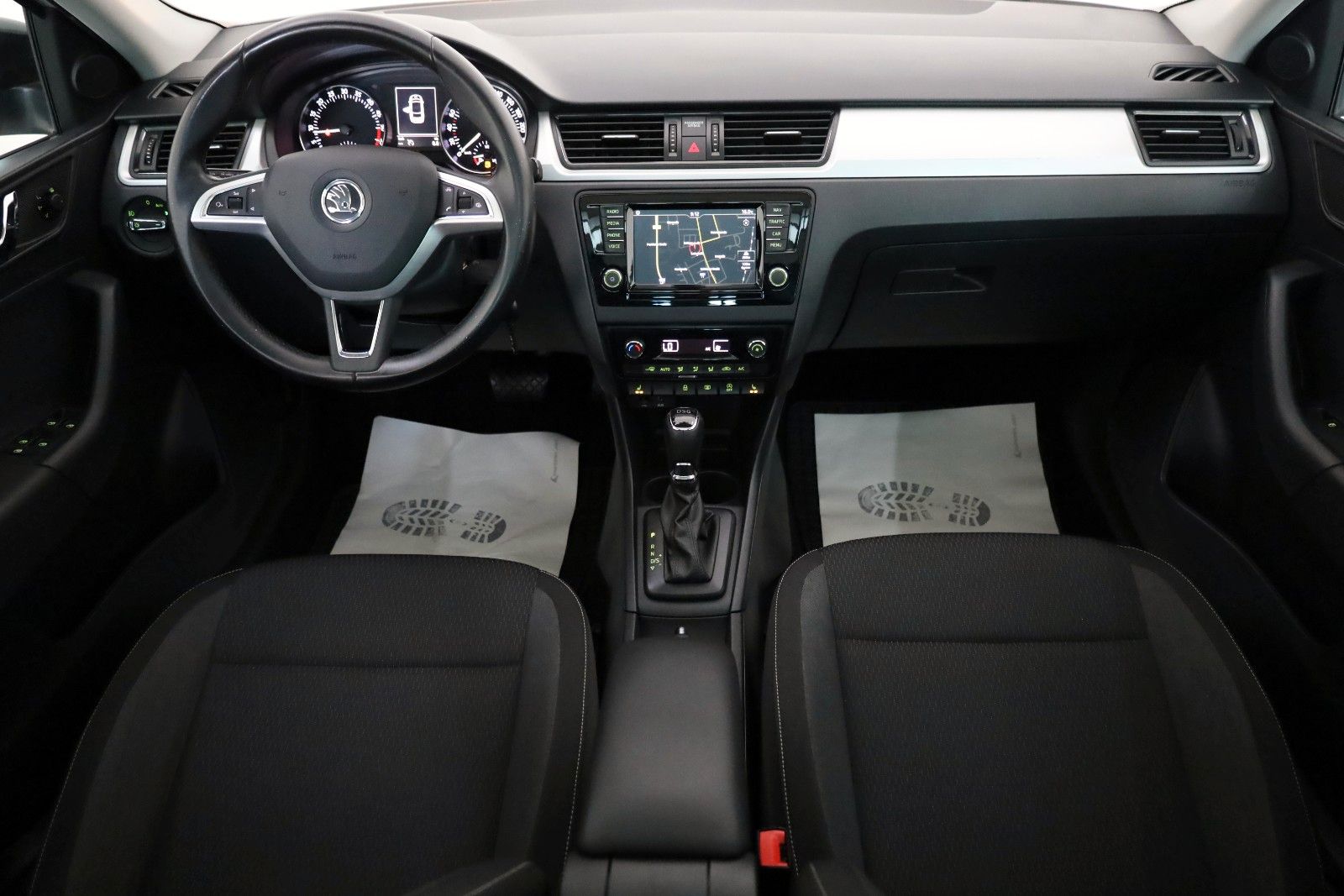 Fahrzeugabbildung SKODA Rapid Spaceback Ambition Navi,Panorama,SH,PDC