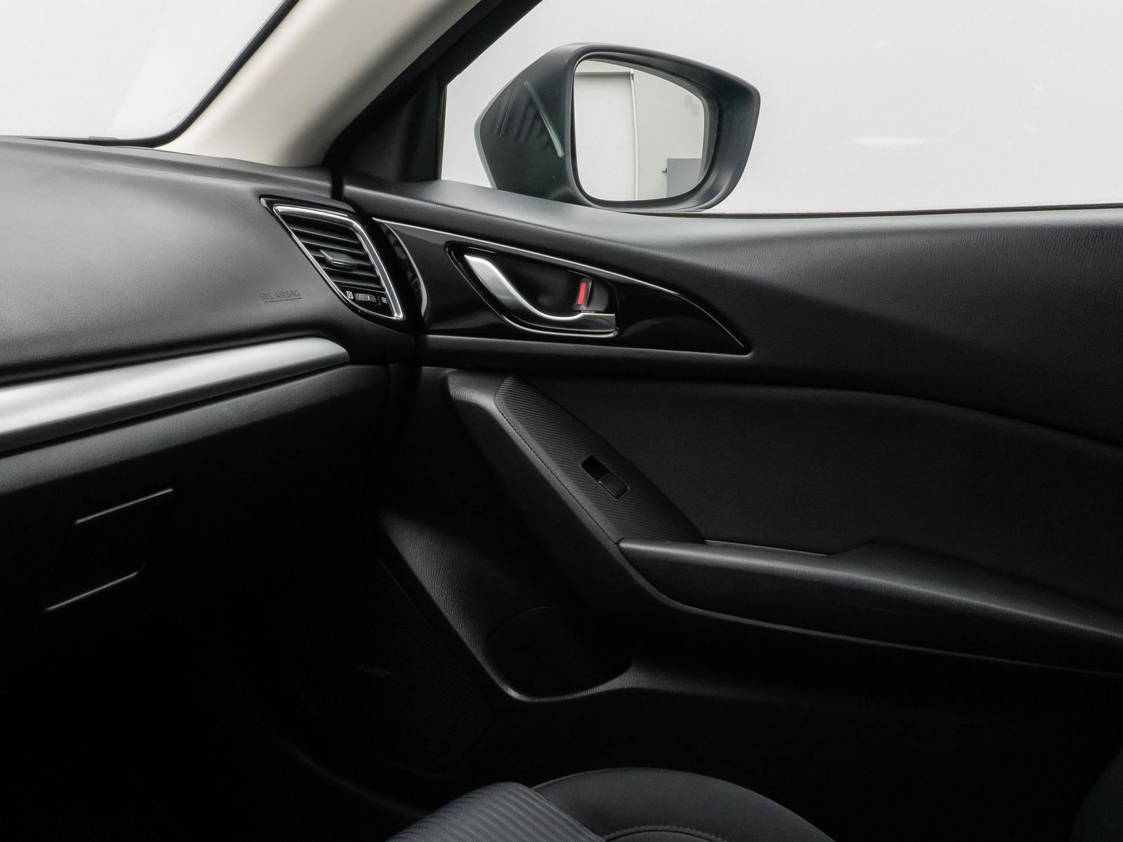 Fahrzeugabbildung Mazda 3 Lim. Sports-Line Kamera Sitzhzg DAB HUD BOSE