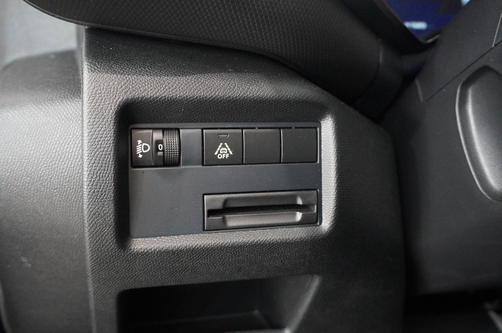 Fahrzeugabbildung Citroën C5 Aircross PLUS 145 E-DSC NAVI/LED/KAMERA/DAB+