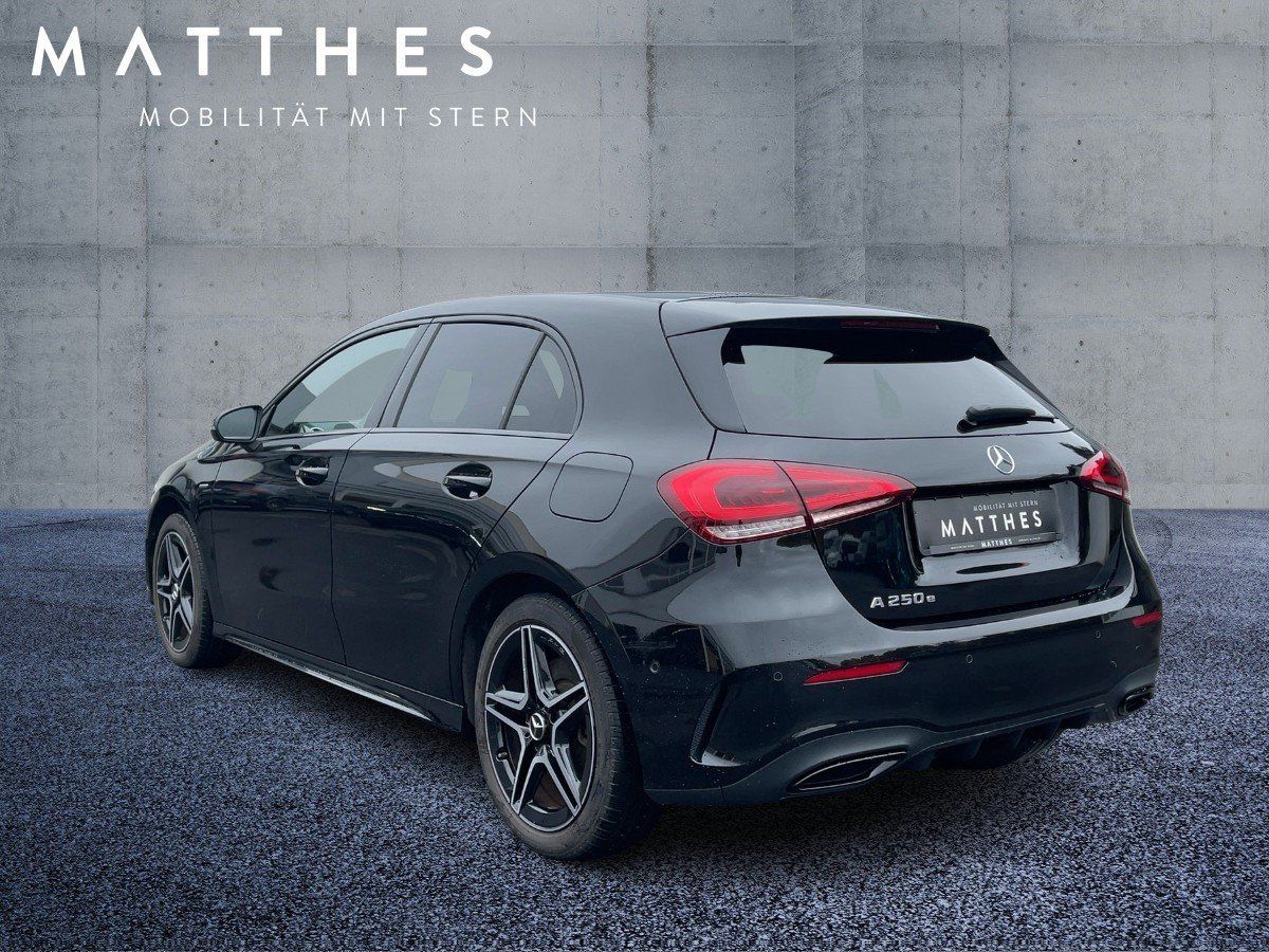 Fahrzeugabbildung Mercedes-Benz A 250 e AMG/Night/Kamera/LED/18''