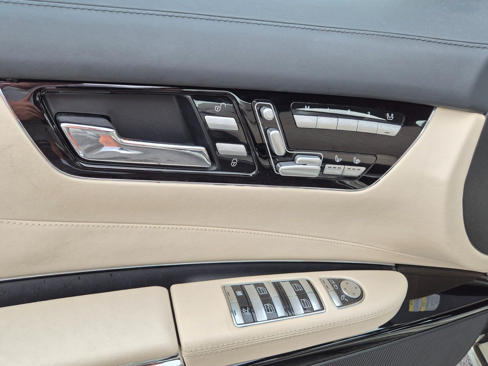 Fahrzeugabbildung Mercedes-Benz CL 600/Designo Interieur+Exterieur/Sammlerzust.
