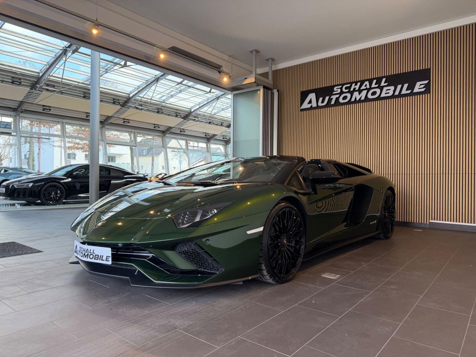 LAMBORGHINI Aventador