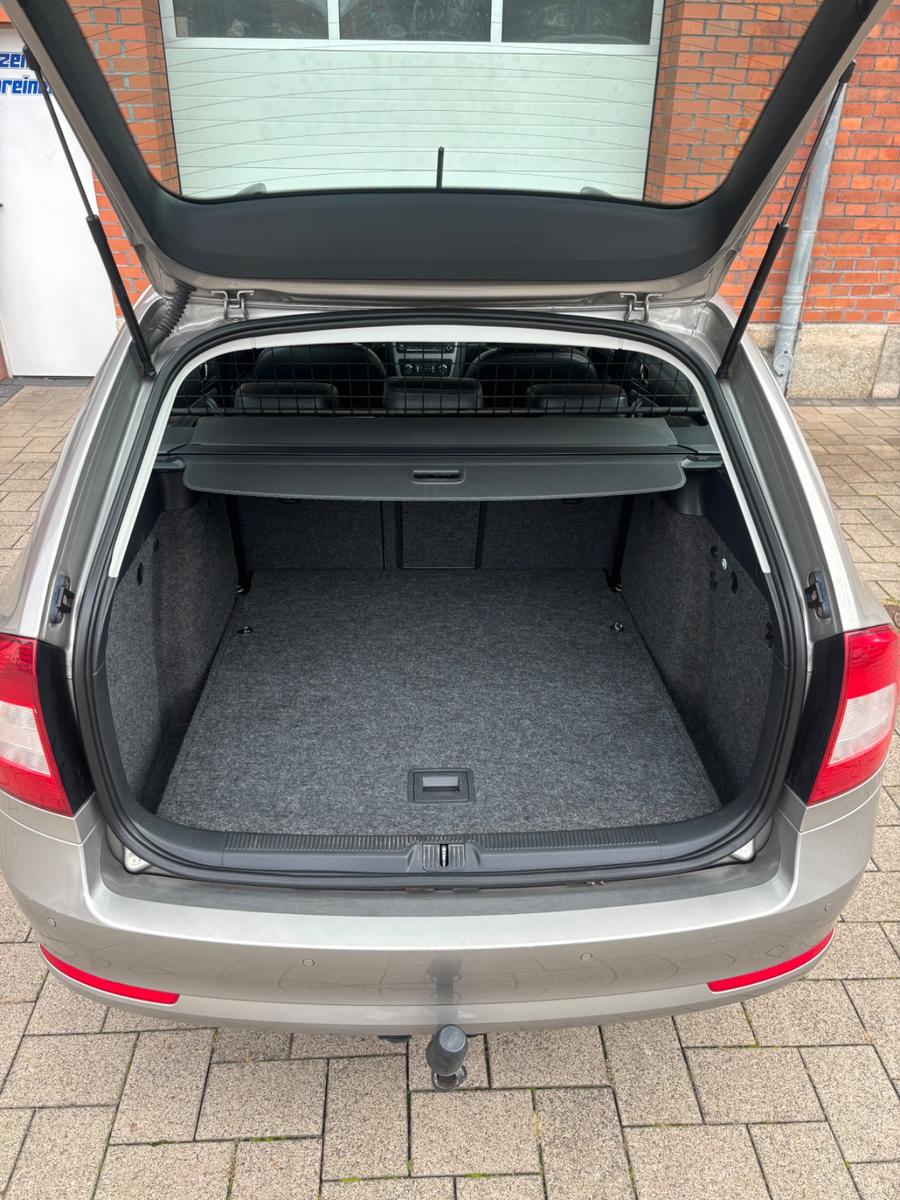 Skoda Octavia 2011 — photo 11