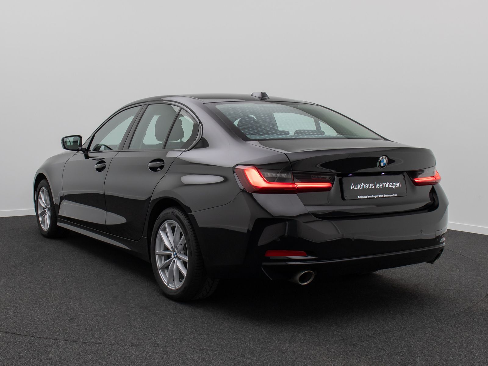 Fahrzeugabbildung BMW 318i  Widscreen PDC GeschwindigReg DAB Cockpit+