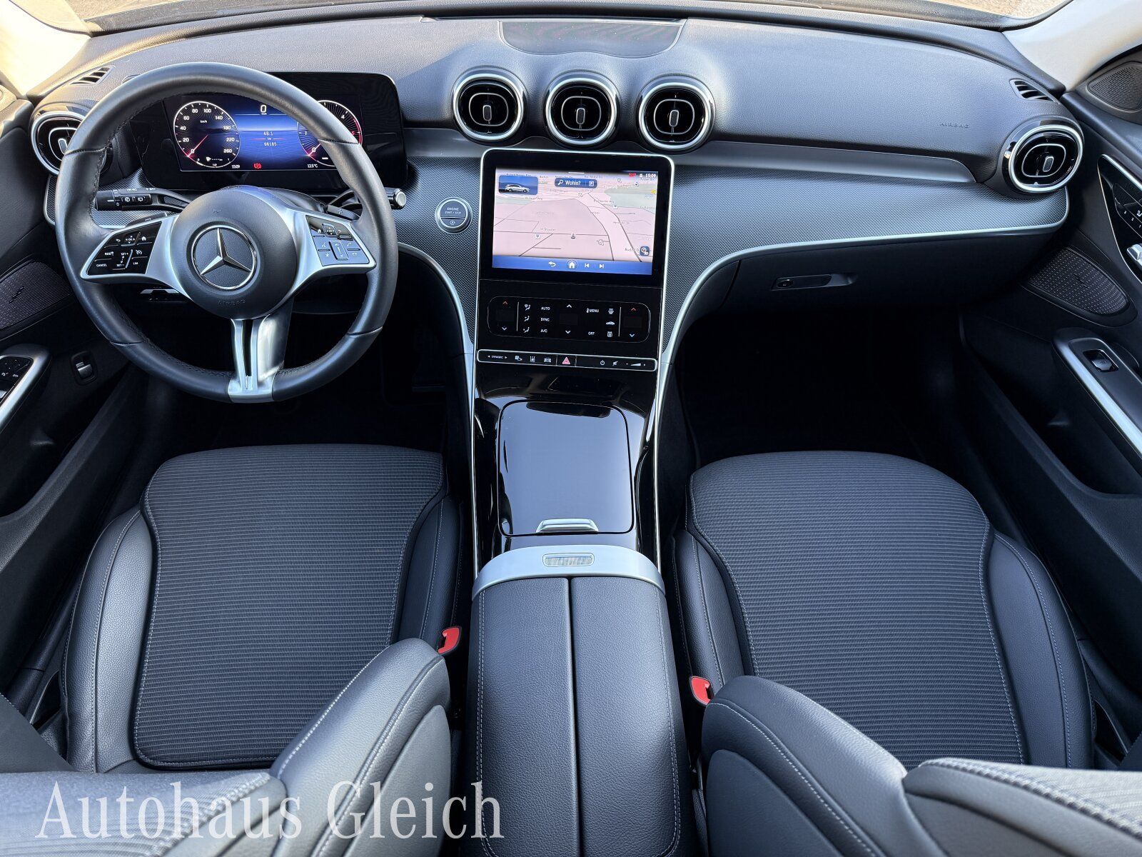 Fahrzeugabbildung Mercedes-Benz C 220 d 4MATIC T-Modell AVANTGARDE Exterieur/Nav