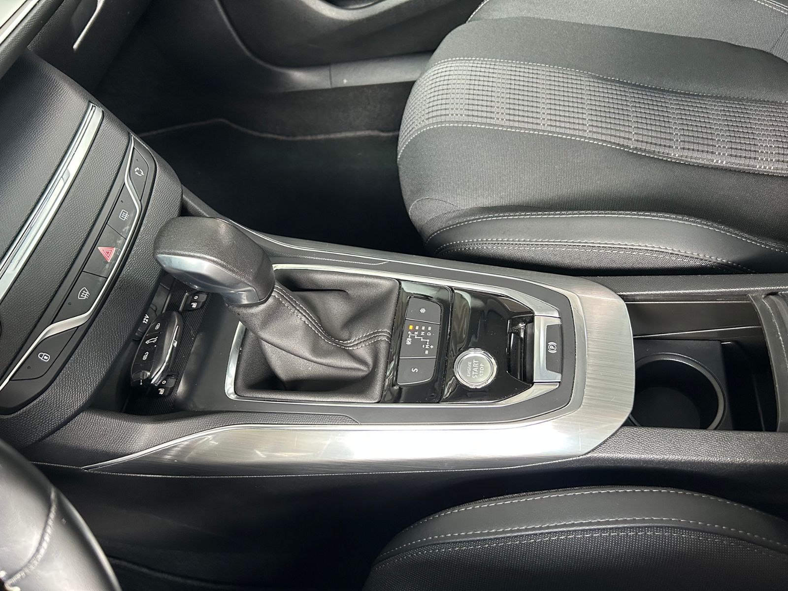 Fahrzeugabbildung Peugeot 308 SW Allure KLIMA LED NAVI  ALU