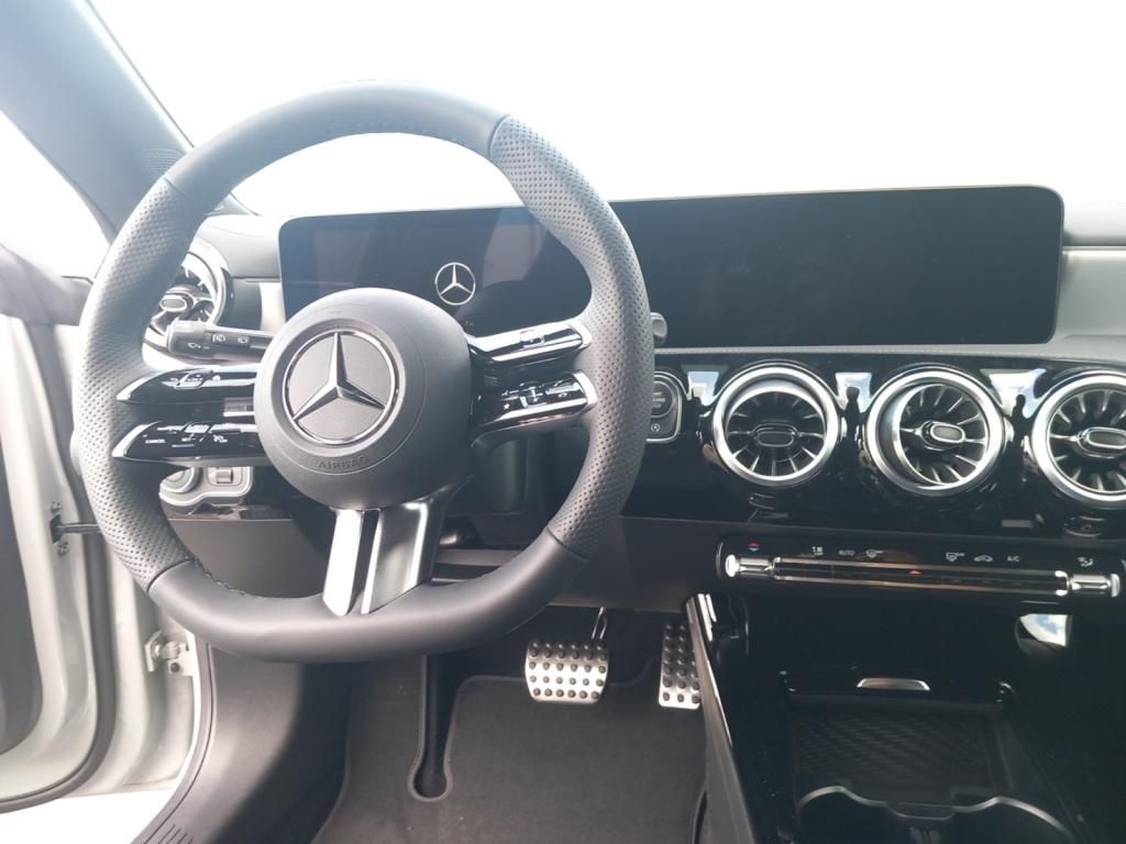 Fahrzeugabbildung Mercedes-Benz CLA 180 SB AMG*AHK*Keyless*Kamera*Multibeam*DAB*