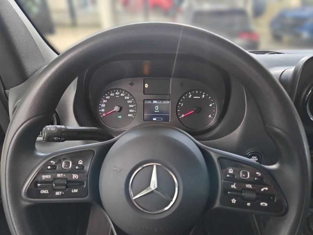 Fahrzeugabbildung Mercedes-Benz Sprinter 315 Kasten L3H2 Schwingsitz 360°SHZ Nav