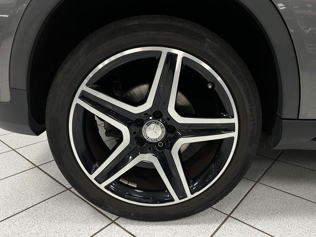 Mercedes-Benz GLA 250 4Matic 7G*AMG*LED*PANO*COMAND*KAMERA*