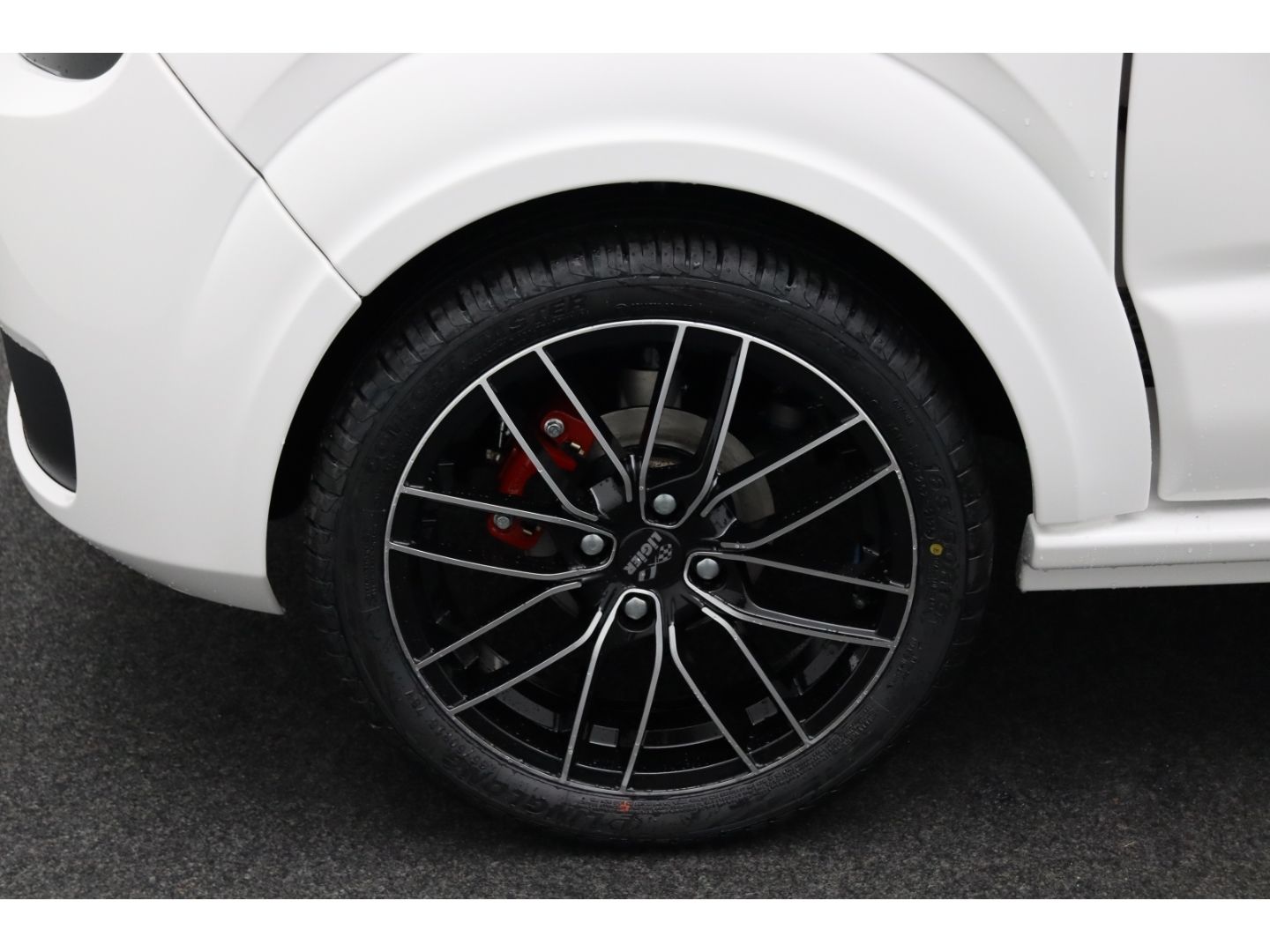 Fahrzeugabbildung Ligier MYLI I.DEAL Fahren ab 15 Leasing 199 Eur. MTL