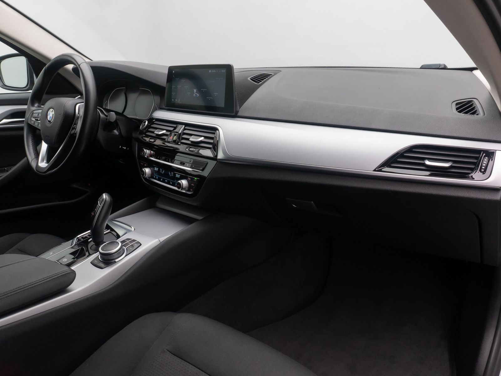 Fahrzeugabbildung BMW 520d Kamera DAB 4xKlima Alarm GeschwindigReg