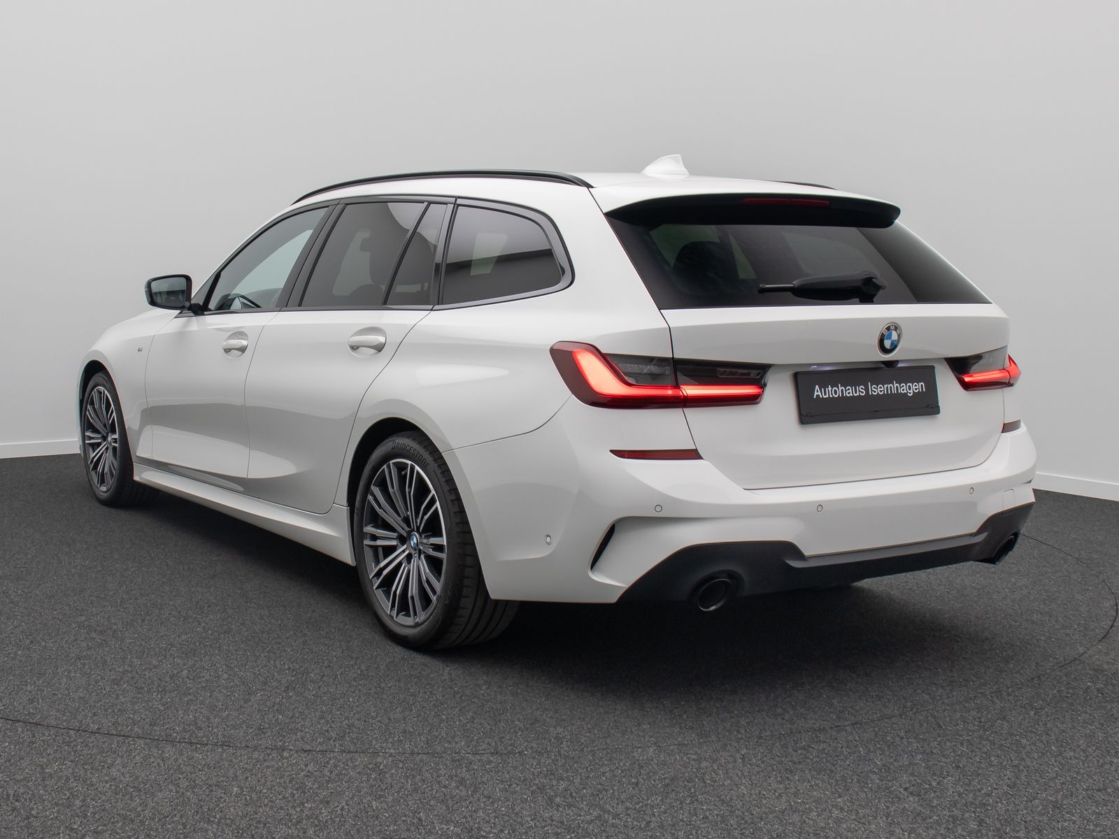 Fahrzeugabbildung BMW 320d M Sport Alarm DAB Kamera Komfort CockpitPro