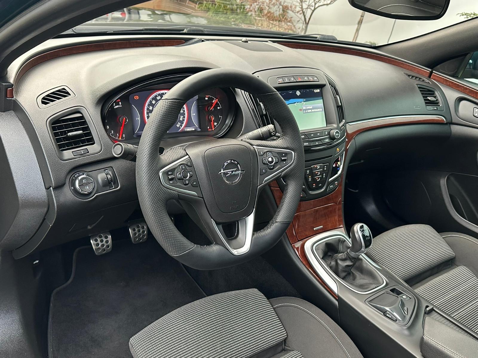 Opel Insignia Sports Tourer 2.0 Turbo 250 ch 4x4 – OPC Line – 110 926 km – Chaîne neuve – ACC – Xenon – Caméra