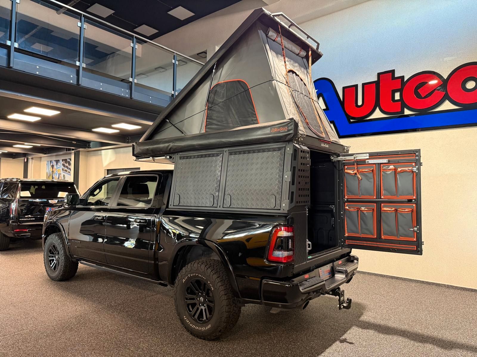 Fahrzeugabbildung Dodge LIMITED NIGHT ALU-CAB PRINS LPG AUS 1. HAND