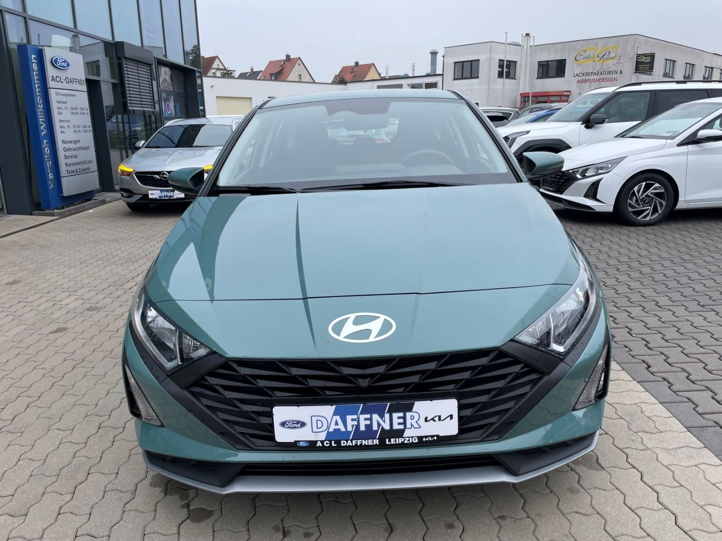 Fahrzeugabbildung Hyundai i20 Select Verkehrszeichenerk SpurhalteAss Navi