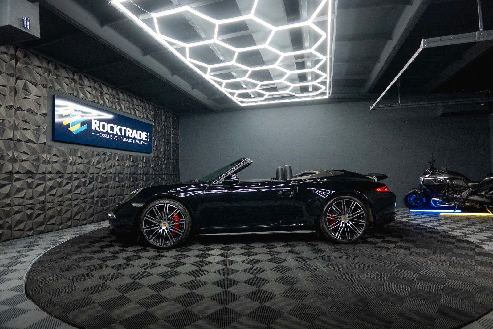 Fahrzeugabbildung Porsche 911 Carrera 4 S Cabriolet Sport Chrono Garantie