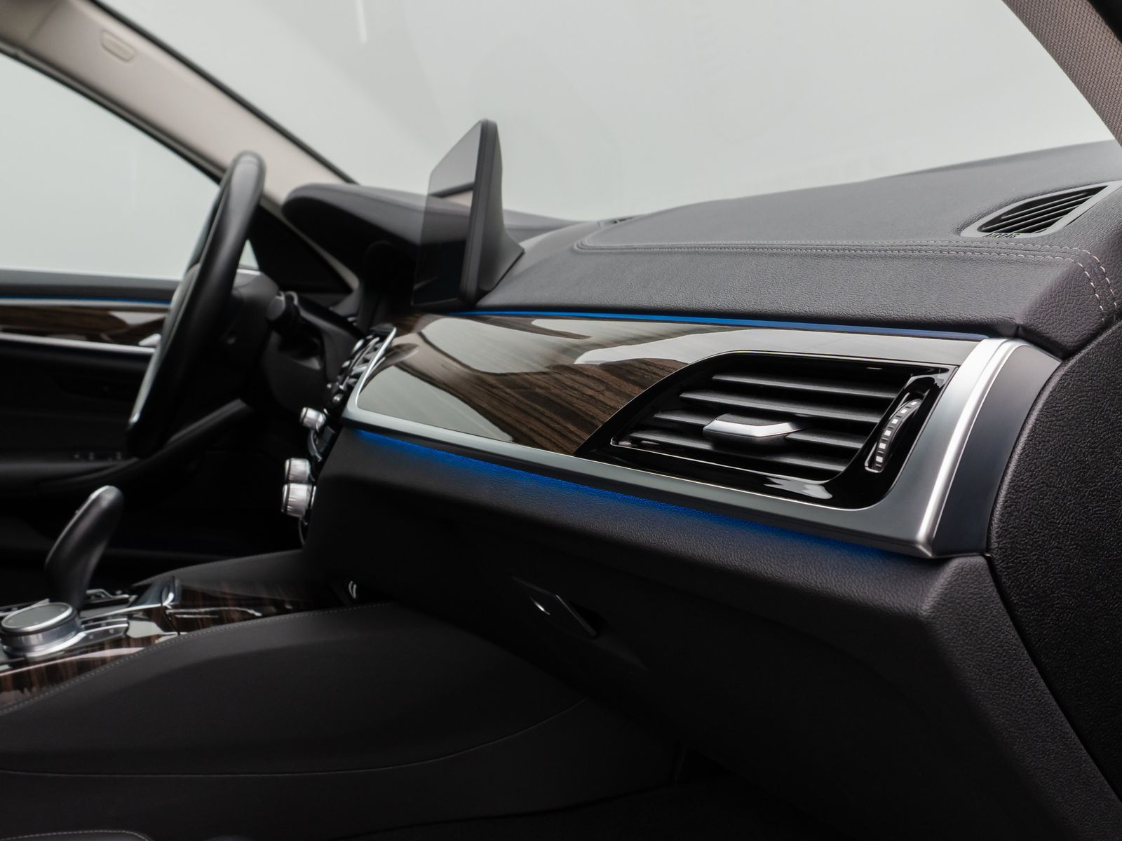 Fahrzeugabbildung BMW 530e  Luxury Line Kamera Laser HUD HiFi Komfort