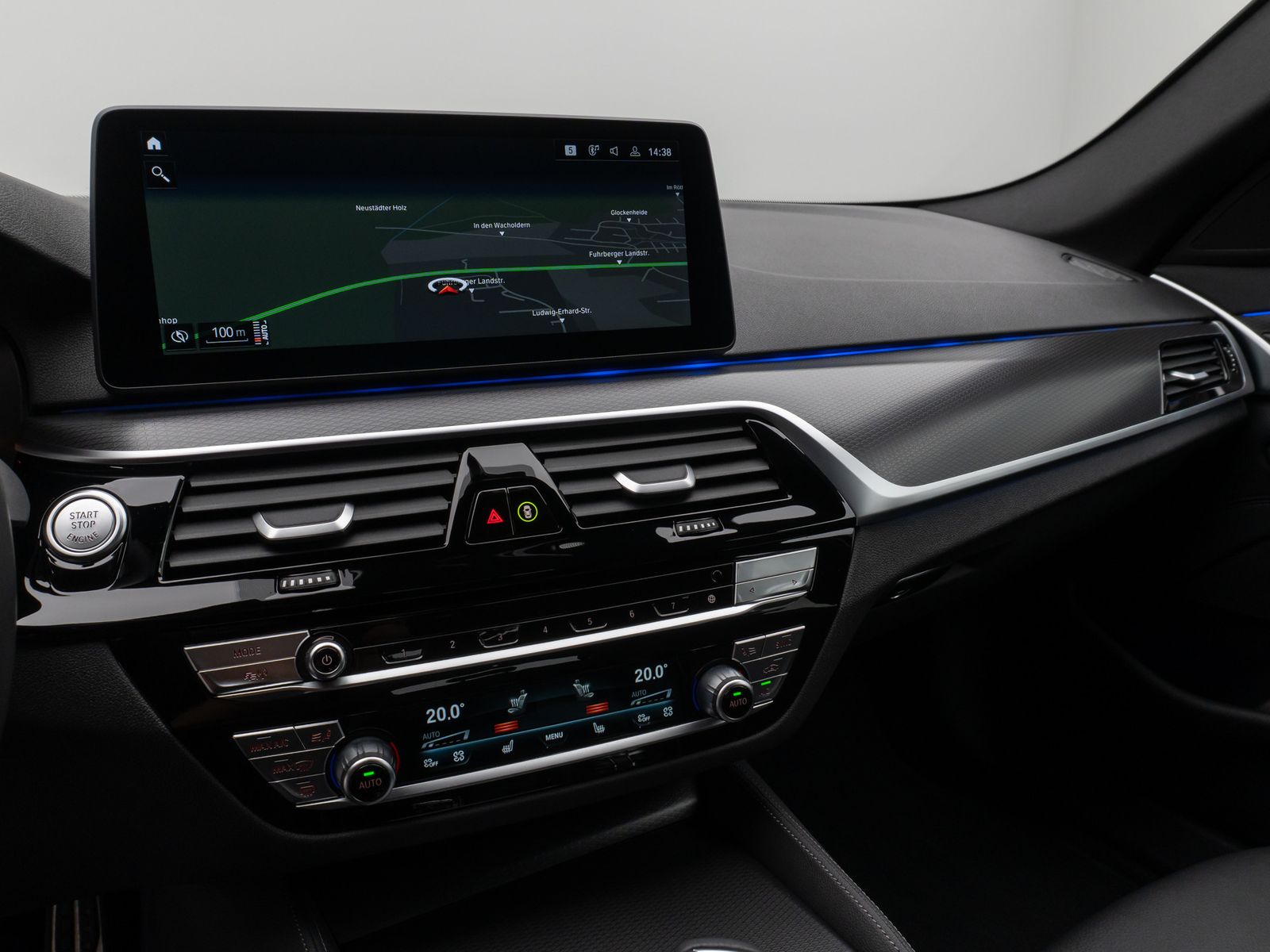 Fahrzeugabbildung BMW 520d xD M Sport Laser Kamera HUD DAB HiFi 19Zoll