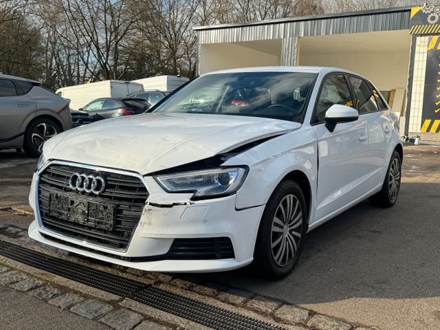 Audi A3 Sportback 30 TFSI Xenon Sitzheizung