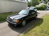 Mercedes-Benz E 300-24V - Mercedes-Benz E 300: 24v