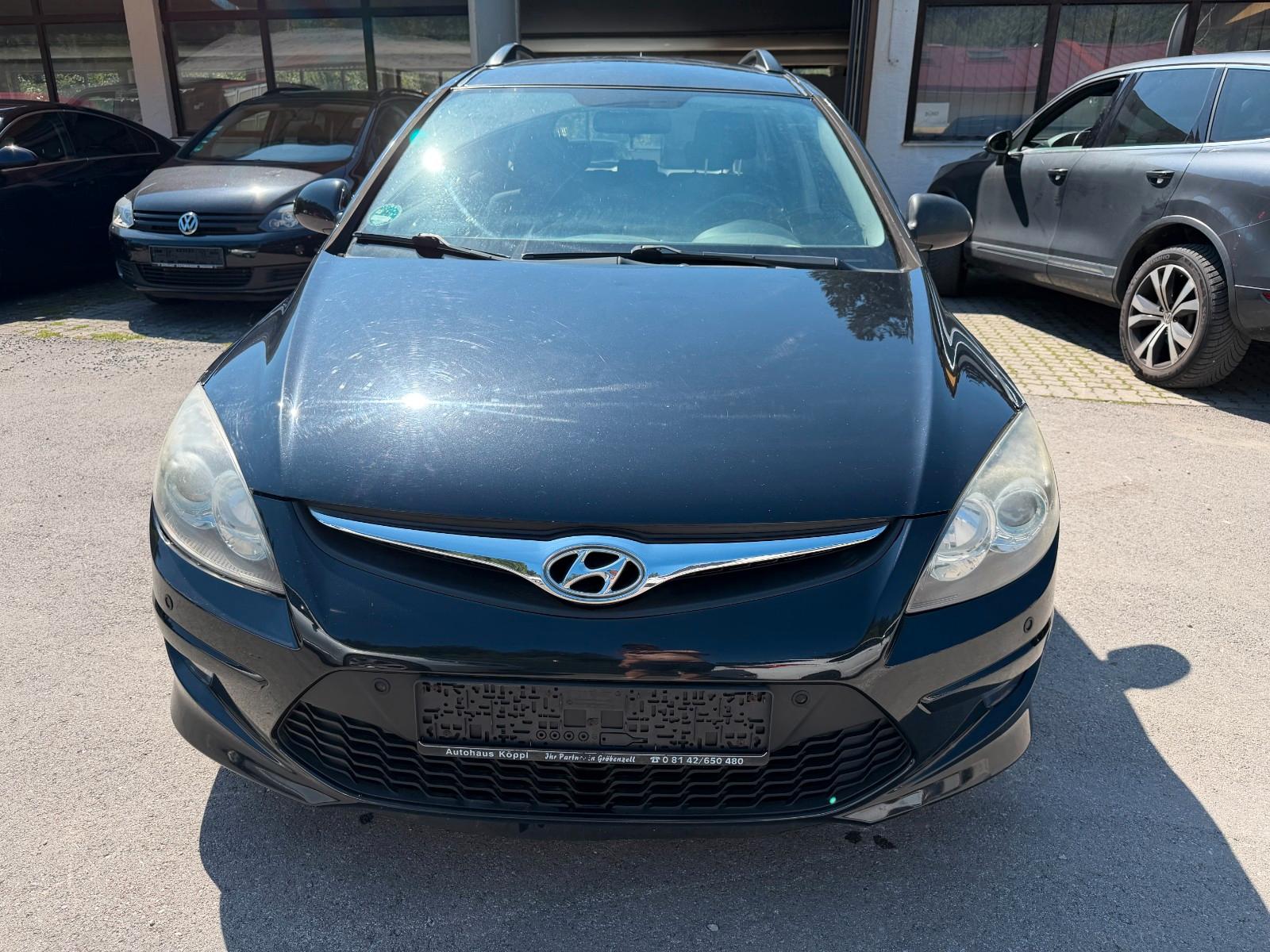 Hyundai i30 2010 — rear view