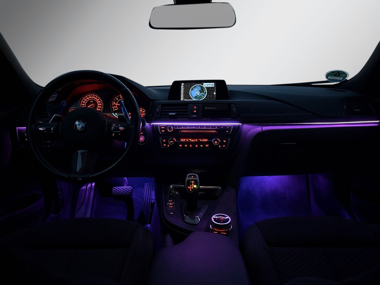 Fahrzeugabbildung BMW 320 i *M-Paket*Alcantara*Head-Up*Ambiente*