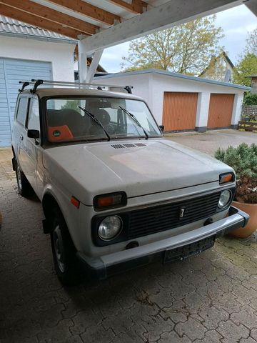 Lada Niva 1600 44